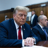 Trump na suđenju zbog podmićivanja pornoglumice utonuo u san