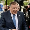 Dodik na današnjem ročištu čitao knjigu, sutkinji samo mahnuo u znak prisustva