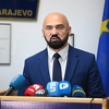 Isak odgovorio Cvijanović: Dozovi se ženo s američke crne liste, ja ne prijetim i nećete se otcijepiti