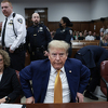 Dok je Trump slušao svjedočenje porno glumice, njegov tim tražio podršku od simpatizera
