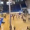 Navijački neredi u Crnoj Gori: Huligani upali na teren tokom derbija i prekinuli meč
