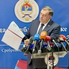 Očajni Dodik uz najavu "mirnog razilaženja" vrijeđao žrtve i mahao biračkim spiskom