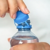 Zašto će uskoro biti još više plastičnih flaša s privezanim čepovima