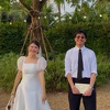 Par rekreirao školsku fotografiju na dan vjenčanja pa raznježio mnoge