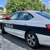 Mladić u Gradačcu razbio policijski auto, prijetio da će baciti bombu pa povrijedio četiri policajca