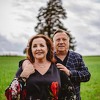 Duet koji se dugo čekao: Halid Bešlić i Ana Bekuta predstavili pjesmu "Zagrli me"
