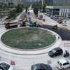 Postavlja se prvi sloj asfalta na novom kružnom toku u ulici Džemala Bijedića