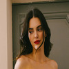 Kendall Jenner se priključila trendu "golih" haljina: Zbog ovog komada je bila u centru pažnje u Parizu