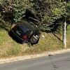 Sudar na Aneksu u Sarajevu: Automobil završio na travnatoj površini
