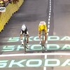 Spektakl na Tour de Franceu: Vingegaard i Pogačar zajedno u cilju, Roglič pao u finišu