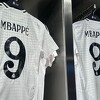 Real predstavio Mbappeov dres i pustio ga u prodaju, nosit će Benzeminu "devetku"