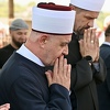 Reis Kavazović poslao simboličnu poruku iz Potočara: Zagledajmo se u bijele nišane, oni nas opominju