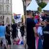 Pogledajte kako su se Novosađani obračunali s grupom fašista koji su veličali genocid u Srebrenici