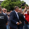 Dodik stigao u Sud BiH, ispred zgrade ga dočekala jedva "šačica" pristaša