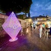 Na Baščaršiji postavili svijetleću lampu, ali nisu svi oduševljeni: Je li prikladno lokaciji ili ne?