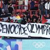 Izraelske nogometaše u Parizu dočekala poruka o "genocidnim OI", navijači mahali palestinskim zastavama