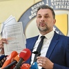 Konaković pokazao dokumente o "isporučenom suverenitetu": "Komšić potpisao, Izetbegović glasao"