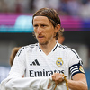 Prekid zbog munja na duelu Barcelona - Real (2:1) trajao sat, Modrić uvjeravao sudiju da se može igrati