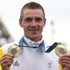 Čudesni Remco Evenepoel ispisao historiju, osvojio je olimpijska zlata na hronometar i u cestovnoj utrci