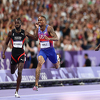 Amerikanac Hall čudesno stigao do zlata na 400 metara, pogledajte kako je u finišu pomeo rivale