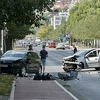 Sarajevo: Težak sudar na Grbavici, automobil od siline udara izvalio semafor