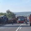 Stravična nesreća u Beogradu: Kamion se zabio u autobus, jedna osoba poginula