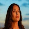 Salma Hayek ponovo pokazala sijede pa se našalila: "Žuti bikini i sijeda kosa, savršena kombinacija"