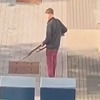 Objavljen snimak napadača iz Minhena: Prije sukoba s policijom nespretno rukovao puškom