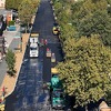 Dvije saobraćajnice u općini Novi Grad dobijaju finalne obrise, postavlja se završni sloj asfalta