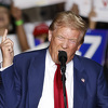 Oglasio se Donald Trump nakon pokušaja atentata, pojavit će se brojna pitanja za Tajnu službu