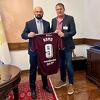 Delegacije Sarajeva i Željezničara uoči derbija posjetile Ramu Isaka, ministar poslao poruku navijačima