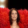Revija Victoria's Secreta održana je nakon šest godina, a Bellu Hadid prozvali su kraljicom sinoćnje piste