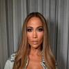 Jennifer Lopez zna privući pažnju modnim izdanjima: Dekoltirana haljina i mantil od 7.000 dolara