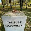 Iz centra Sarajeva nestala bista Tadeusza Mazowieckog, velikog prijatelja BiH