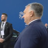 Slučajno ili ipak ne: Predsjednik Rumunije okrenuo leđa Orbanu tokom dolaska na samit u Mađarskoj
