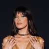 Bella Hadid gdje god da se pojavi ostavi utisak: U Dubaiju plijenila pažnju zlatnom haljinom i novom frizurom
