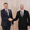 Bećirović i Aliyev se sastali u Azerbejdžanu i konstatovali dobre odnose: Ali da li su zaista dobri?