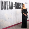 Jennifer Lawrence na premijeri filma "Bread And Roses" pokazala trudnički stomak
