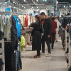 Građani uprkos neradnoj nedjelji kupovali u mostarskom tržnom centru koji je posjetila i inspekcija