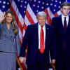 Rijetki trenuci: Na TikToku se pojavio video na kojem Trump pokazuje sina Barrona dok je bio beba