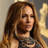 Jennifer Lopez u haljini koja naglašava figuru: Prozirnim komadom je zasjenila kolegice na dodjeli