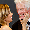 Richard Gere pozirao u dobrom raspoloženju s 33 godine mlađom suprugom na svečanosti u Madridu