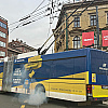 Trolejbus se pokvario na glavnoj raskrsnici u centru Sarajeva, iz točka se dimi, stvorile se gužve