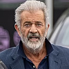 Slavni Mel Gibson snimljen u božićnoj kupovini, privukao pažnju raščupanom kosom i bradom