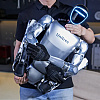 Unitree na CES-u predstavio humanoidnog robota i robotskog psa