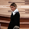 Detalj na kaputu Melanije Trump privukao pažnju: Je li on bio referenca na slavni poljubac?