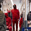 U sarajevskom tramvaju pažnju privukle tri osobe u Squid Game kostimima