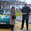 Raiffeisen banka uručila "nagradu s dobrom energijom": Električni automobil
