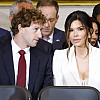Mark Zuckerberg nakon što je "uhvaćen" kako gleda u dekolte Lauren Sanchez privukao pažnju novim potezom