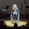 Slavna muzičarka kolabirala na koncertu: Osjećam se jako loše